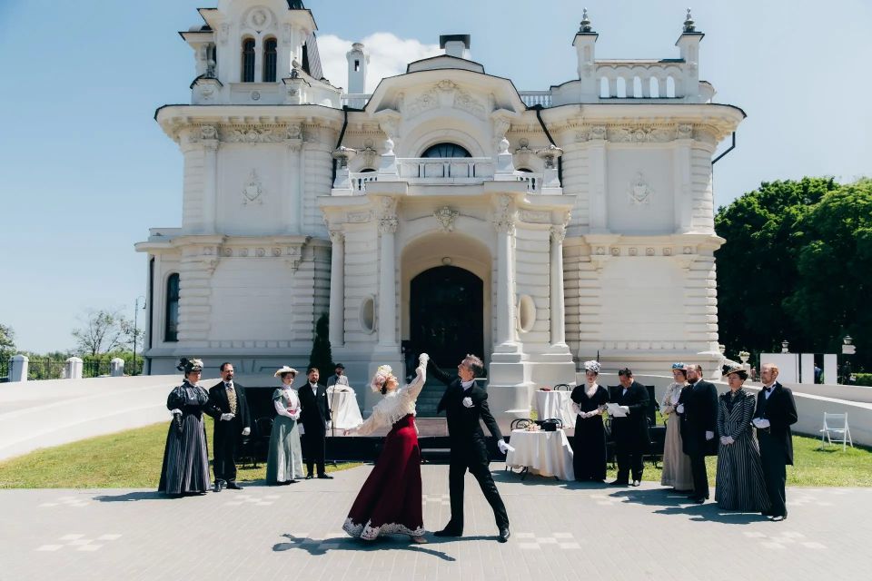 На территории парка усадьбы Асеева в Тамбове 6 и 7 июня пройдет фестиваль «Модерн» На территории парка усадьбы Асеева в Тамбове 6 и 7 июня пройдет фестиваль «Модерн»