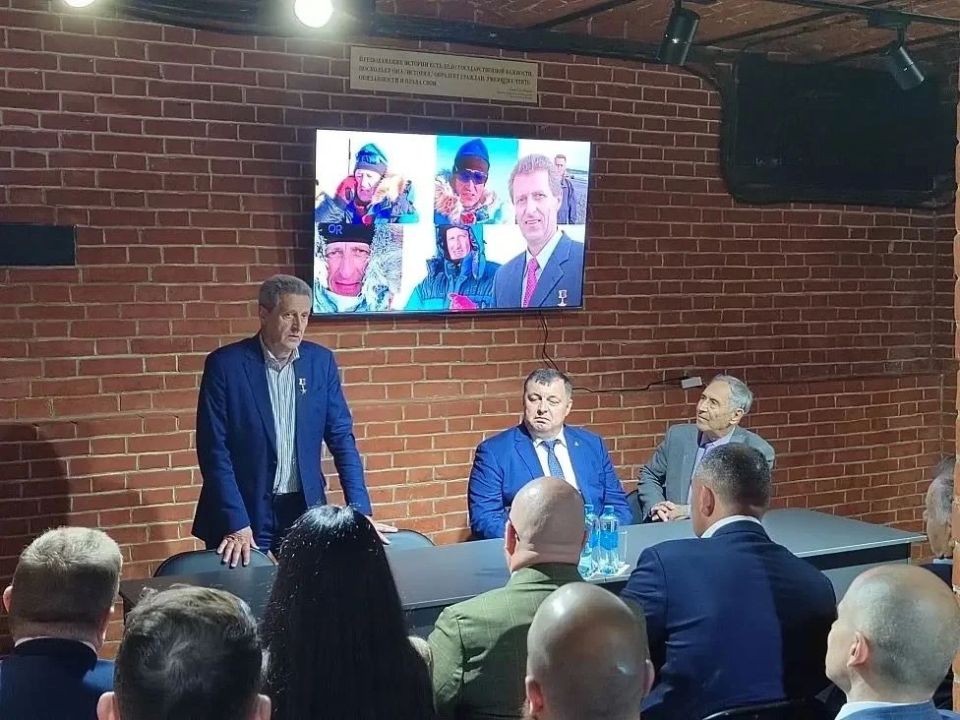 По приглашению главы региона Евгения Первышова Тамбовскую область посетил Почётный полярник СССР, Герой России Михаил Малахов По приглашению главы региона Евгения Первышова Тамбовскую область посетил Почётный полярник СССР, Герой России Михаил Малахов