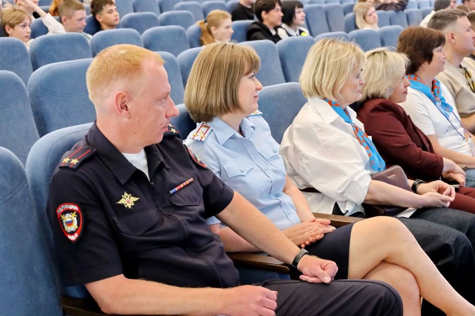 Сотрудники УМВД России по Тамбовской области приняли участие в профориентационном форуме Сотрудники УМВД России по Тамбовской области приняли участие в профориентационном форуме