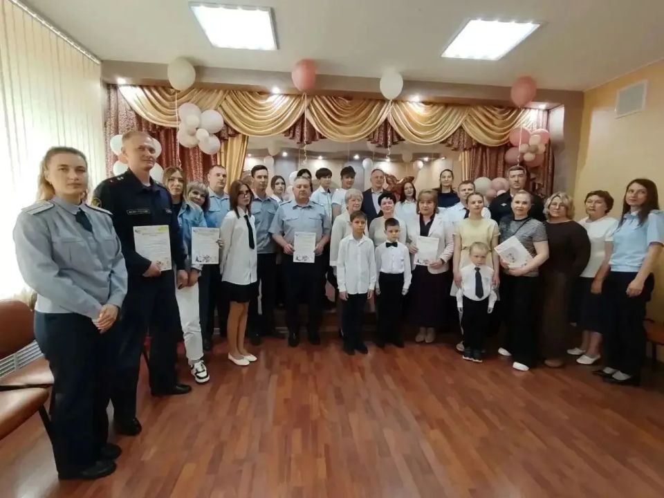В канун Международного Дня защиты детей сотрудники МОМВД России «Рассказовский» посетили ТОГБУ «Центр поддержки семьи и помощи детям им. А.В. Луначарского» г. Рассказово В канун Международного Дня защиты детей сотрудники МОМВД России «Рассказовский» посетили ТОГБУ «Центр поддержки семьи и помощи детям им. А.В. Луначарского» г. Рассказово