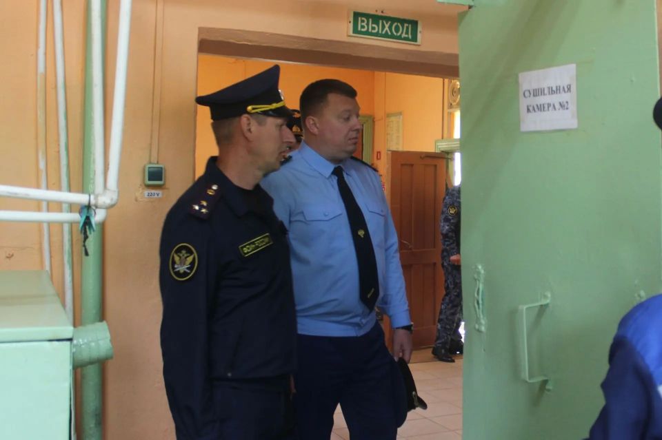 Заместитель прокурора Тамбовской области Владимир Лункин с выездом на место проверил соблюдение администрацией ФКУ ИК-4 УФСИН России по Тамбовской области законодательства, регулирующего порядок отбывания осужденными... Заместитель прокурора Тамбовской области Владимир Лункин с выездом на место проверил соблюдение администрацией ФКУ ИК-4 УФСИН России по Тамбовской области законодательства, регулирующего порядок отбывания осужденными...