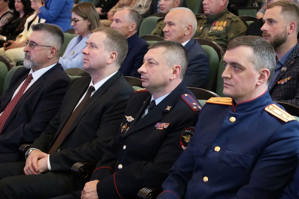 Представитель УМВД России по Тамбовской области принял участие в торжественном мероприятии, посвященном трехлетию филиала фонда «Защитники Отечества» Представитель УМВД России по Тамбовской области принял участие в торжественном мероприятии, посвященном трехлетию филиала фонда «Защитники Отечества»