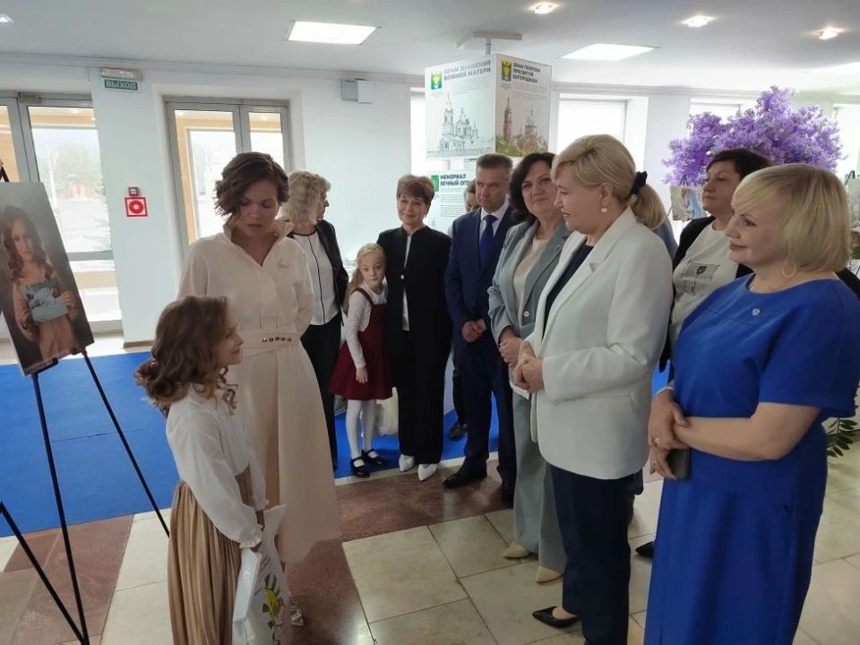Заместитель главы региона Галина Шеманаева и депутат Государственной Думы Тамара Фролова дали старт проекту «Больница, доброжелательная ребенку»