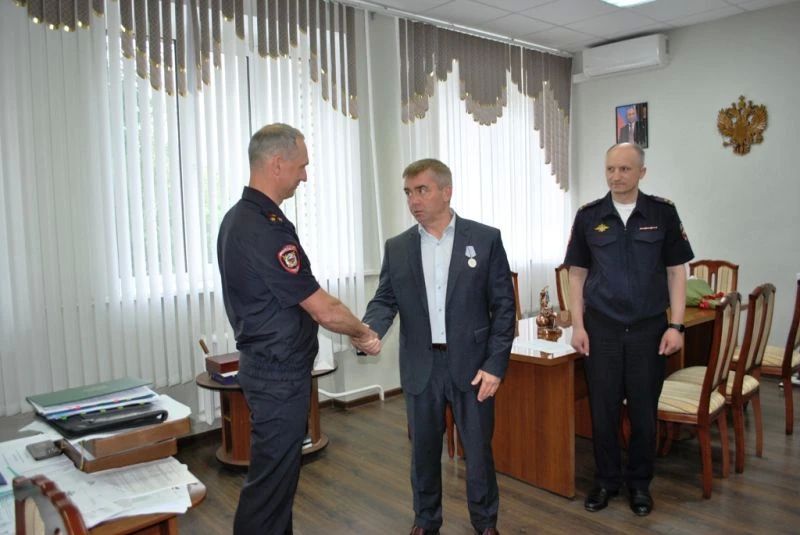 Руководство регионального УМВД наградило лучших сотрудников подразделений по делам несовершеннолетних