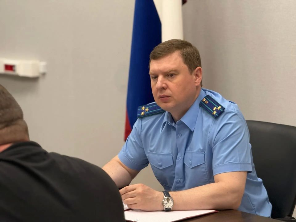 01 июня, в Международный день защиты детей, в региональной прокуратуре состоялся совместный тематический прием граждан прокурором Тамбовской области Андреем Кулагиным и Уполномоченным по правам ребенка в Тамбовской области... 01 июня, в Международный день защиты детей, в региональной прокуратуре состоялся совместный тематический прием граждан прокурором Тамбовской области Андреем Кулагиным и Уполномоченным по правам ребенка в Тамбовской области...