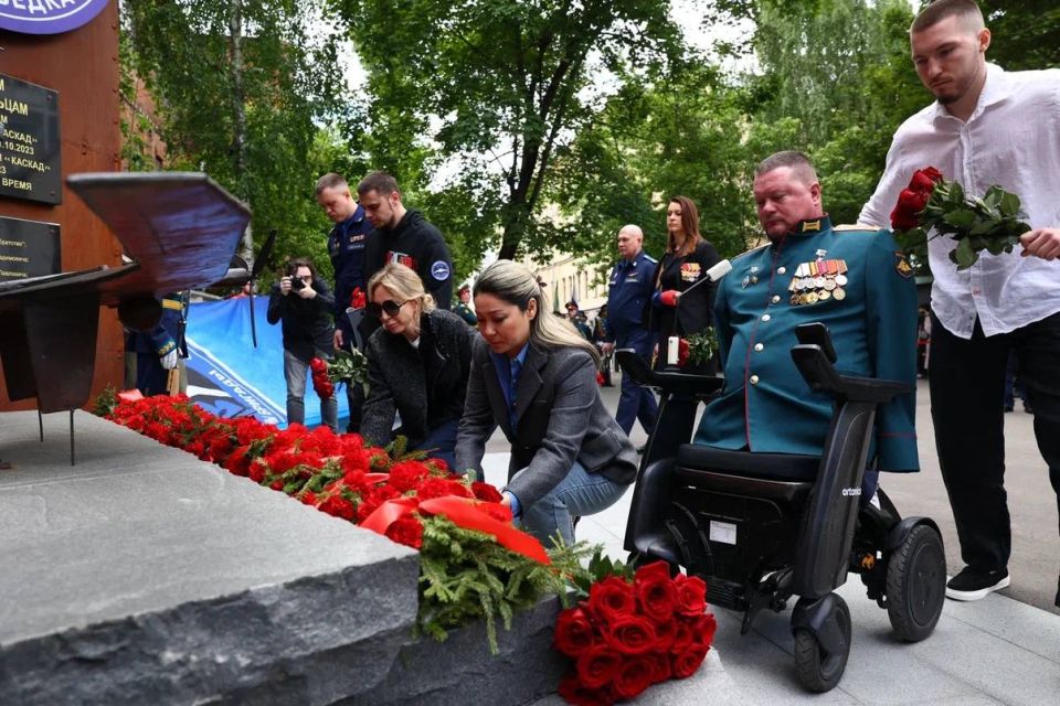 Дмитрий Саблин: У памятника «Каскадёрам павшим и живым» у Центрального штаба «Боевого братства» почтили память наших боевых товарищей Дмитрий Саблин: У памятника «Каскадёрам павшим и живым» у Центрального штаба «Боевого братства» почтили память наших боевых товарищей