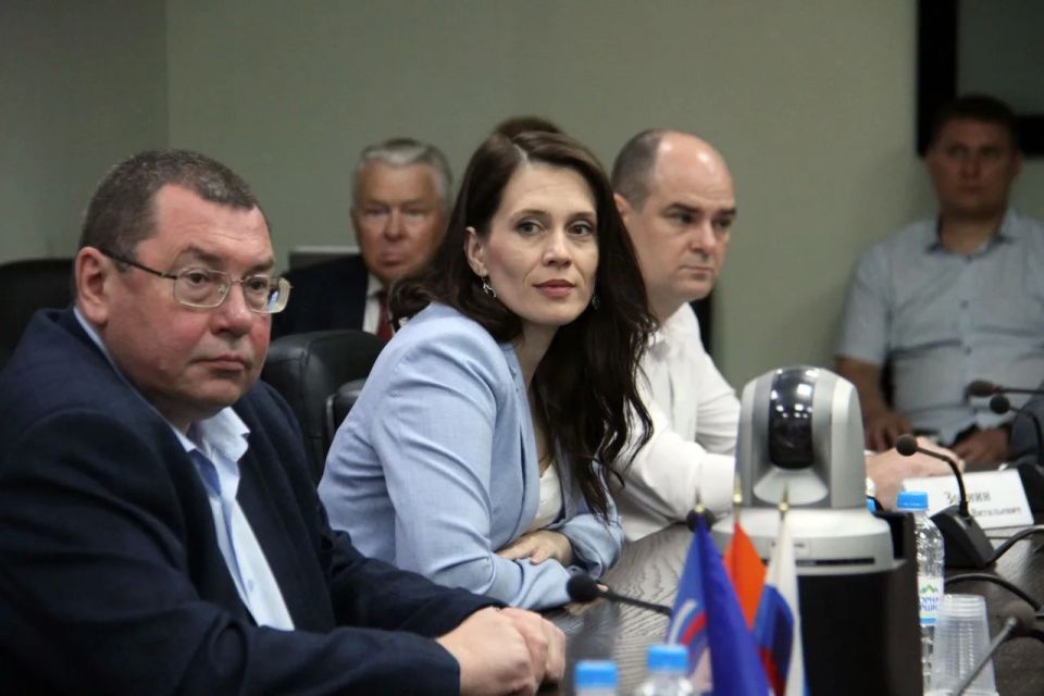 Под председательством Константина Августюкова прошло заседание фракции партии «Единая Россия» в областной Думе Под председательством Константина Августюкова прошло заседание фракции партии «Единая Россия» в областной Думе