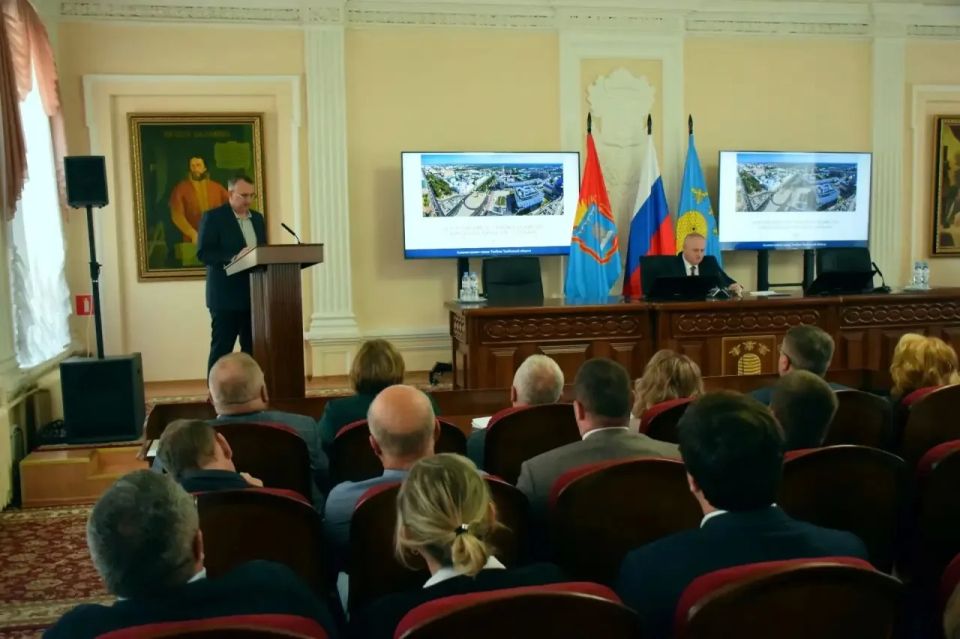 Максим Косенков: Новую рабочую неделю начали с традиционной общегородской планерки Максим Косенков: Новую рабочую неделю начали с традиционной общегородской планерки