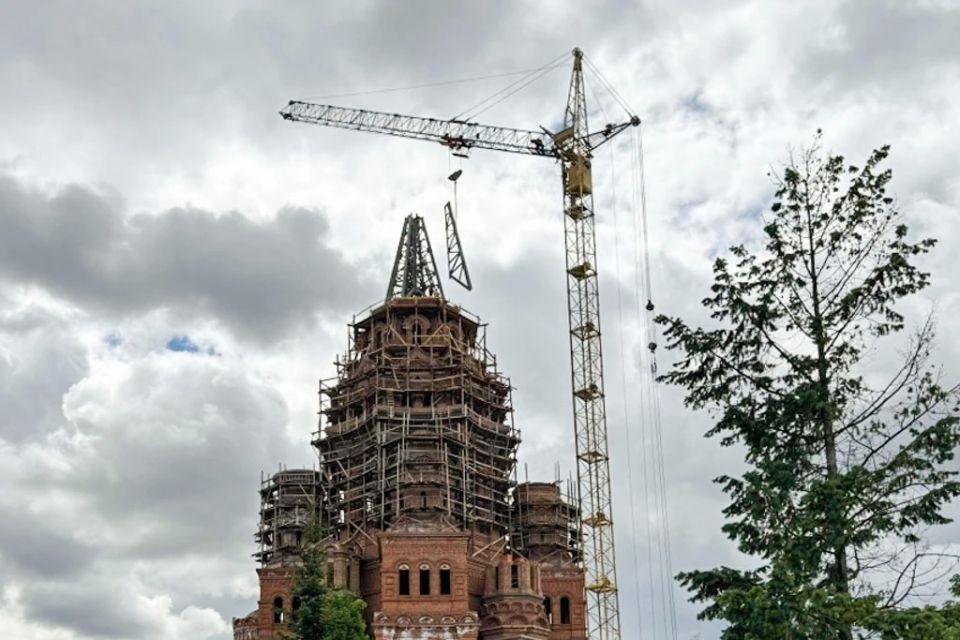 В Тамбове начали монтаж основания для куполов Новопокровского собора