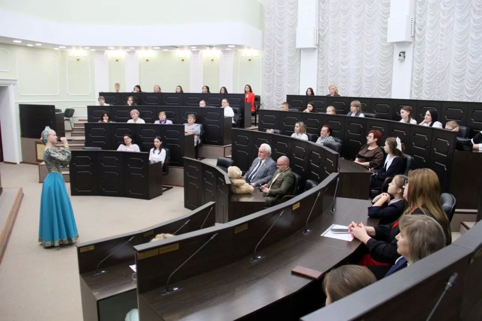 В этом году в четвертый раз проводится международный литературно-творческий конкурс «Внуки о войне» В этом году в четвертый раз проводится международный литературно-творческий конкурс «Внуки о войне»