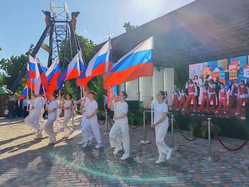 Максим Косенков: Международный день соседей отметили неделю назад, но у нас он продолжился сегодня Максим Косенков: Международный день соседей отметили неделю назад, но у нас он продолжился сегодня