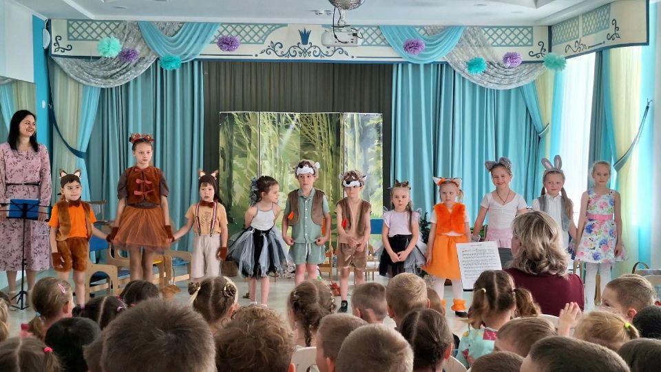 Дошкольная группа детского хора «Начало» отправилась на первые гастроли