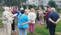 По поручению главы администрации Тамбова Максима Косенкова во дворах многоквартирных домов в течение всего лета проводятся зеленые площадки - встречи жителей с представителями администрации города и различных ведомств