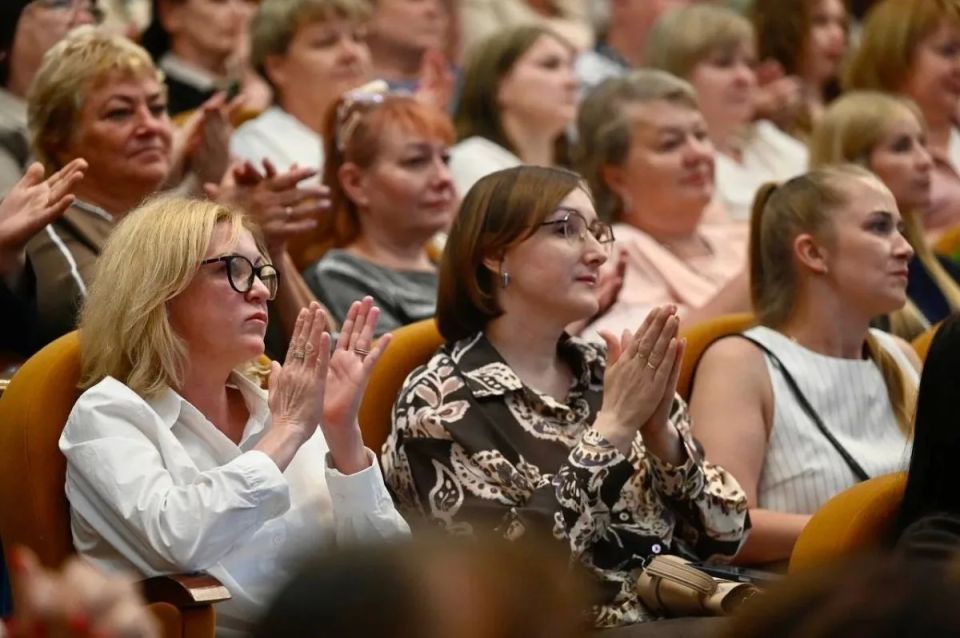 Евгений Первышов наградил лучших соцработников Тамбовской области Евгений Первышов наградил лучших соцработников Тамбовской области