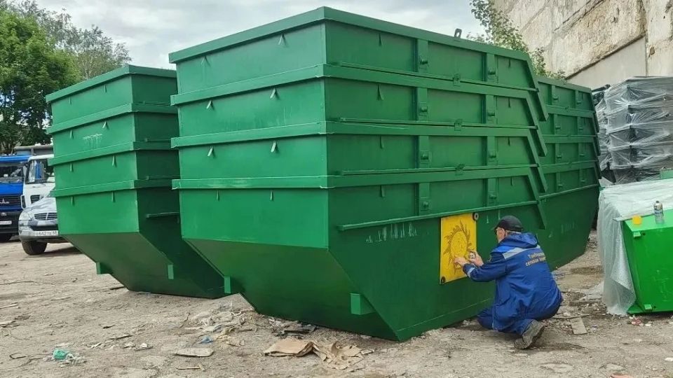 Одна из задач в системной работе по наведению порядка со сбором и вывозом мусора в регионе – своевременное обновление контейнерного парка Одна из задач в системной работе по наведению порядка со сбором и вывозом мусора в регионе – своевременное обновление контейнерного парка