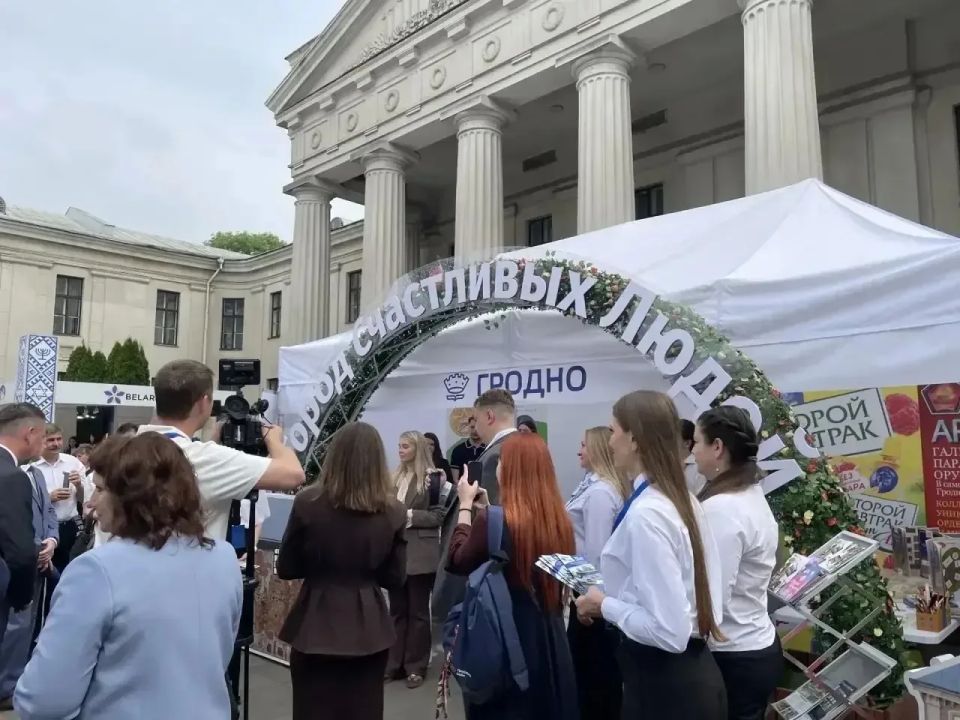 Делегация Тамбова приняла участие в юбилейном XV Республиканском фестивале национальных культур в городе-побратиме Гродно (Республика Беларусь). Визит позволил укрепить культурные связи, обменяться опытом в приоритетных... Делегация Тамбова приняла участие в юбилейном XV Республиканском фестивале национальных культур в городе-побратиме Гродно (Республика Беларусь). Визит позволил укрепить культурные связи, обменяться опытом в приоритетных...