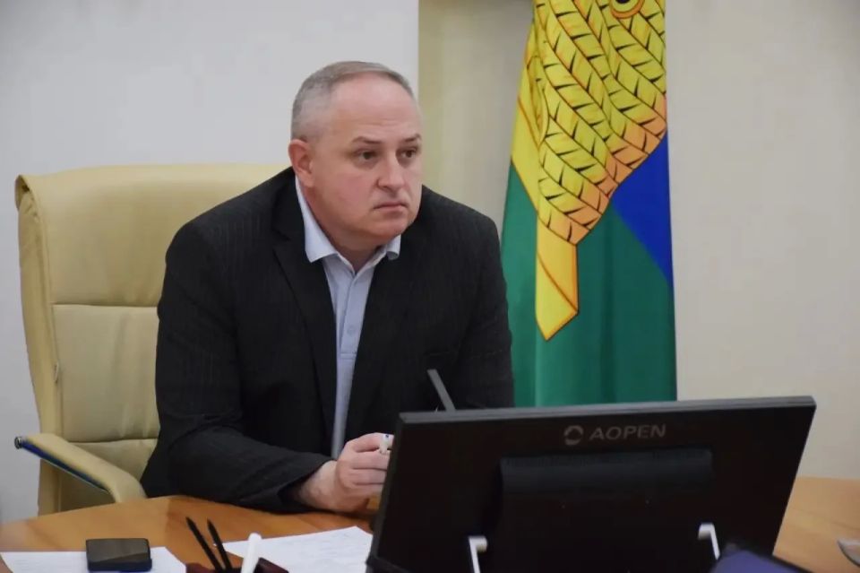 Максим Косенков: В преддверии Дня России и Дня города провёл рабочее совещание, в ходе которого уточнили план мероприятий, а также необходимые меры по обеспечению общественного порядка и безопасности во время их проведения Максим Косенков: В преддверии Дня России и Дня города провёл рабочее совещание, в ходе которого уточнили план мероприятий, а также необходимые меры по обеспечению общественного порядка и безопасности во время их проведения