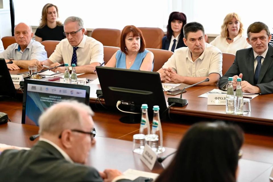 Евгений Первышов: Сегодня в Тамбовской области начал работу всероссийский форум "Трансформация российского государства и общества в условиях проведения специальной военной операции" Евгений Первышов: Сегодня в Тамбовской области начал работу всероссийский форум "Трансформация российского государства и общества в условиях проведения специальной военной операции"