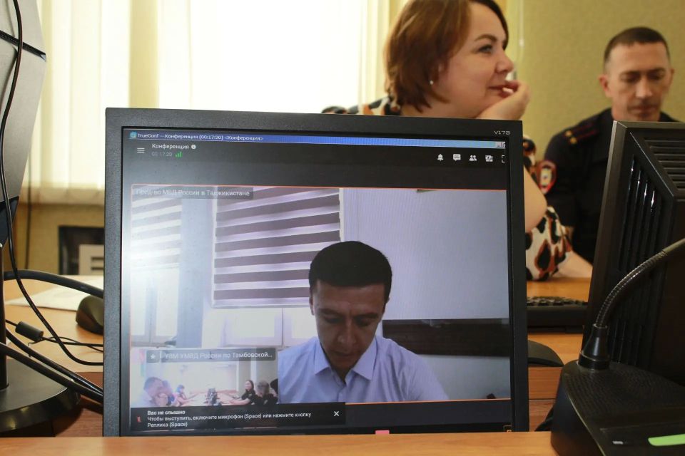Под председательством заместителя начальника УМВД России по Тамбовской области по вопросам гражданства и регистрации иностранных граждан в управлении по вопросам миграции состоялось очередное заседание Комиссии по признанию... Под председательством заместителя начальника УМВД России по Тамбовской области по вопросам гражданства и регистрации иностранных граждан в управлении по вопросам миграции состоялось очередное заседание Комиссии по признанию...