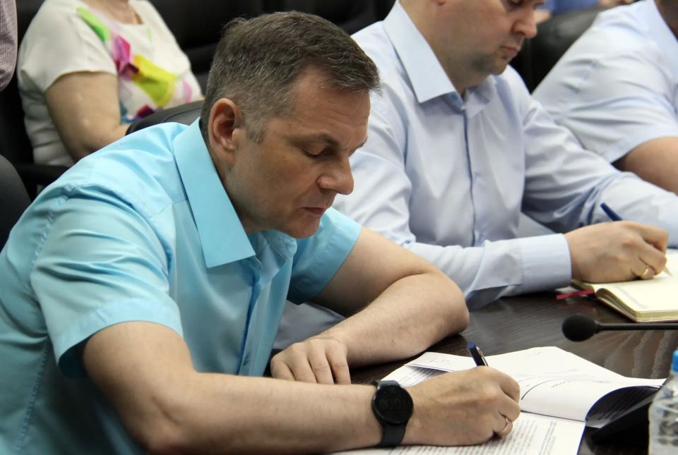 Под председательством Павла Моисеева прошло заседание комитета по связям с органами местного самоуправления, общественными организациями, вопросам осуществления международного сотрудничества, депутатской этике Под председательством Павла Моисеева прошло заседание комитета по связям с органами местного самоуправления, общественными организациями, вопросам осуществления международного сотрудничества, депутатской этике