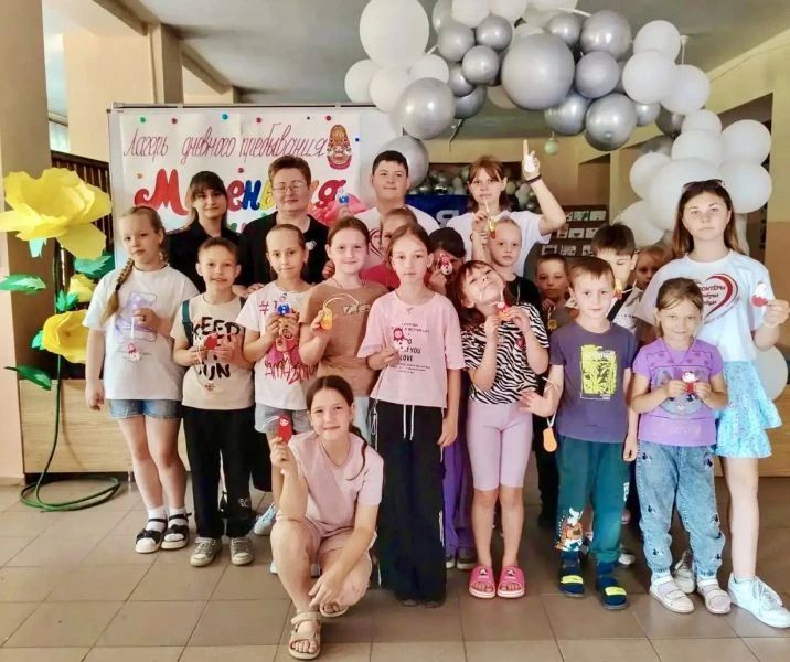 В рамках летней оздоровительной кампании сотрудник Госавтоинспекции совместно представителями Дома детского творчества Мичуринского округа посетил лагерь дневного пребывания «Маленькая страна» на базе школы села Стаево В рамках летней оздоровительной кампании сотрудник Госавтоинспекции совместно представителями Дома детского творчества Мичуринского округа посетил лагерь дневного пребывания «Маленькая страна» на базе школы села Стаево