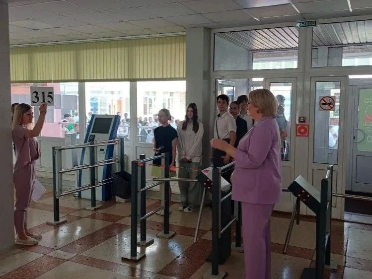 Более 1 700 выпускников сдали ЕГЭ по обществознанию и физике в Тамбовской области Более 1 700 выпускников сдали ЕГЭ по обществознанию и физике в Тамбовской области