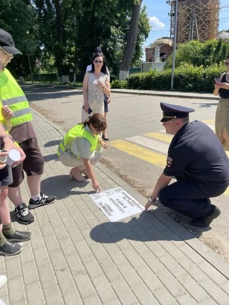 В рамках акции «Каникулы с Общественным советом» сотрудники МОМВД России «Знаменский» совместно с общественниками посетили пришкольный лагерь «Робинзон» В рамках акции «Каникулы с Общественным советом» сотрудники МОМВД России «Знаменский» совместно с общественниками посетили пришкольный лагерь «Робинзон»