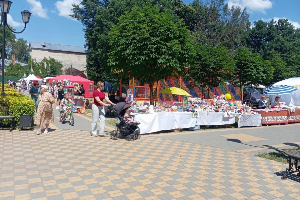 В Тамбовской области проходит фестиваль «Моршанск — купецкий берег» (6+) В Тамбовской области проходит фестиваль «Моршанск — купецкий берег» (6+)