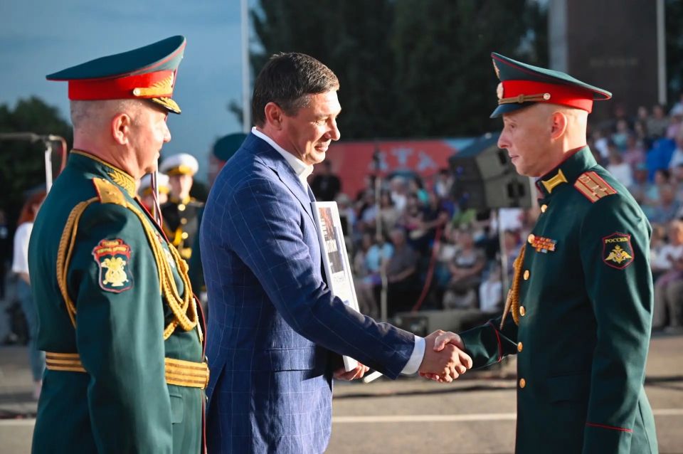 Евгений Первышов: В Тамбовской области уже в 14-й раз прошёл Международный фестиваль духовых оркестров имени Василия Агапкина и Ильи Шатрова Евгений Первышов: В Тамбовской области уже в 14-й раз прошёл Международный фестиваль духовых оркестров имени Василия Агапкина и Ильи Шатрова