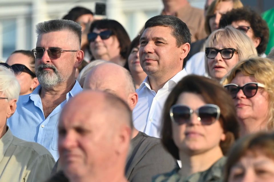 Евгений Первышов: В Тамбовской области уже в 14-й раз прошёл Международный фестиваль духовых оркестров имени Василия Агапкина и Ильи Шатрова Евгений Первышов: В Тамбовской области уже в 14-й раз прошёл Международный фестиваль духовых оркестров имени Василия Агапкина и Ильи Шатрова