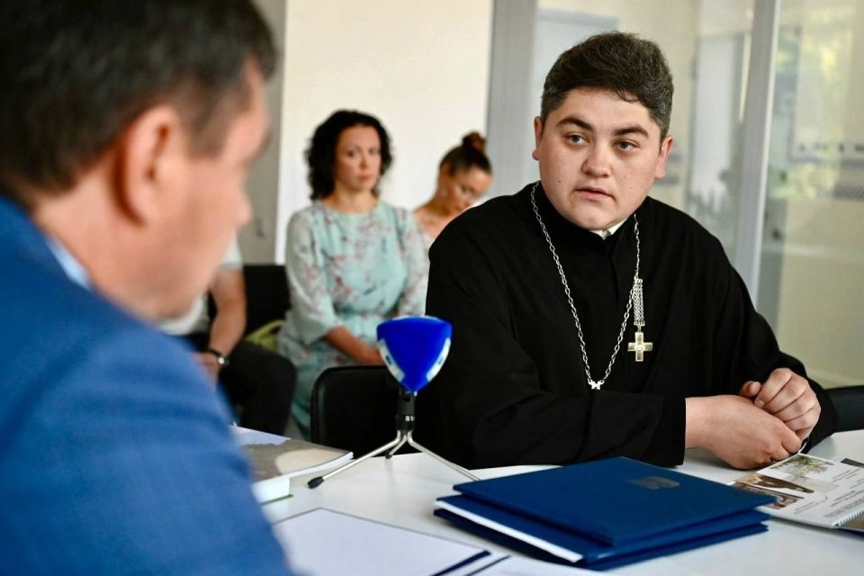 Евгений Первышов поддержал идею реставрации старинного храма в Уваровском округе Евгений Первышов поддержал идею реставрации старинного храма в Уваровском округе