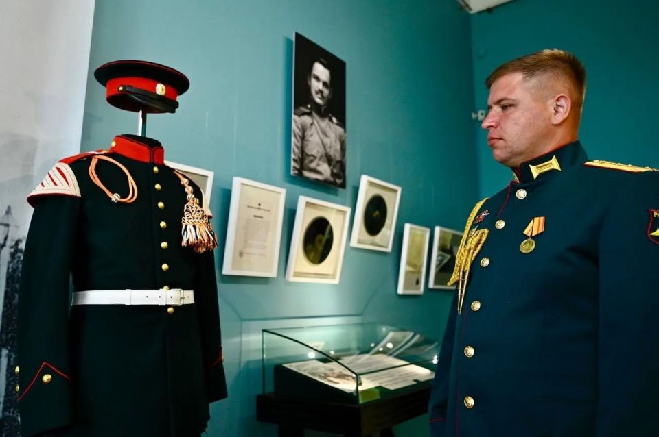 Глава Тамбовской области Евгений Первышов в музейном комплексе «Усадьба Асеевых» принял участие в открытии выставки «Неизвестный Агапкин», которая посвящена творческому пути русского и советского композитора Василия Агапкина Глава Тамбовской области Евгений Первышов в музейном комплексе «Усадьба Асеевых» принял участие в открытии выставки «Неизвестный Агапкин», которая посвящена творческому пути русского и советского композитора Василия Агапкина