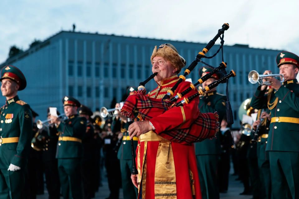 14-й Международный фестиваль духовых оркестров имени Василия Агапкина и Ильи Шатрова завершился 14-й Международный фестиваль духовых оркестров имени Василия Агапкина и Ильи Шатрова завершился