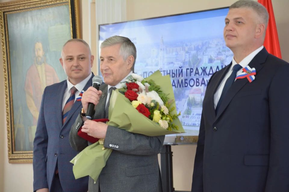 Член Общественного совета при УМВД России по Тамбовской области и сотрудник областного аппарата УМВД России по Тамбовской области получили муниципальные награды Член Общественного совета при УМВД России по Тамбовской области и сотрудник областного аппарата УМВД России по Тамбовской области получили муниципальные награды