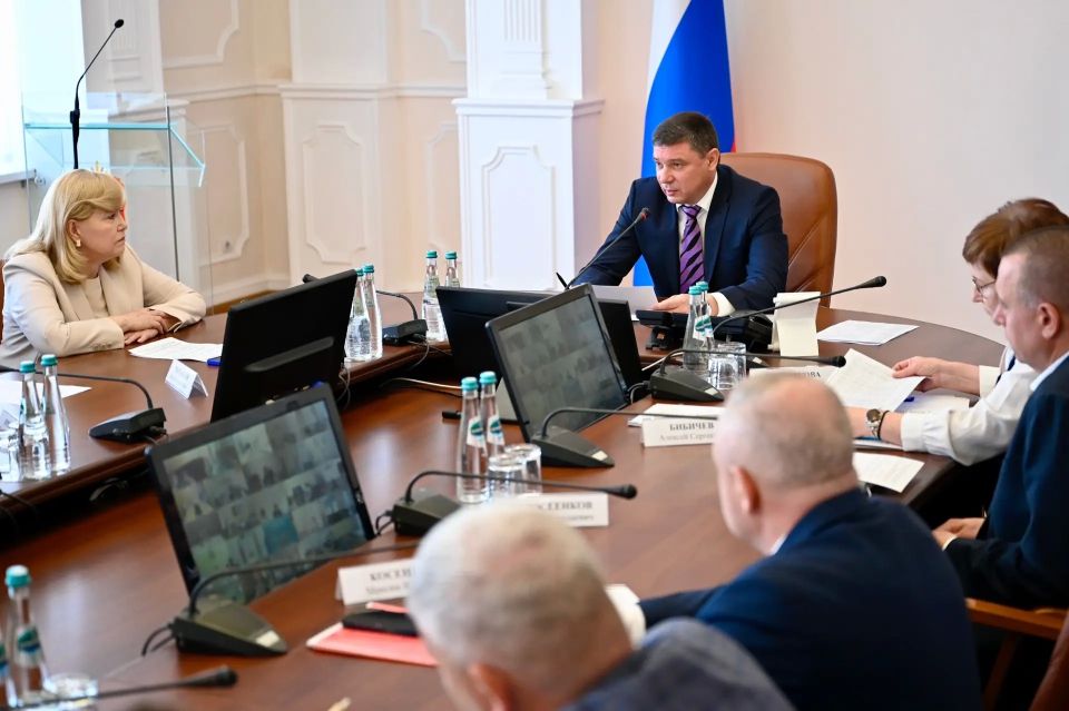 Евгений Первышов: На оперативном совещании подробно рассмотрели социально-экономическое развитие Тамбовской области