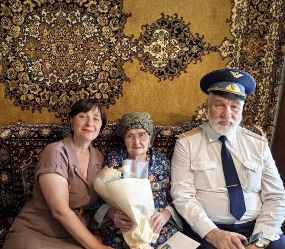 Труженица тыла Нина Бетина из Тамбова отметила 100-летний юбилей