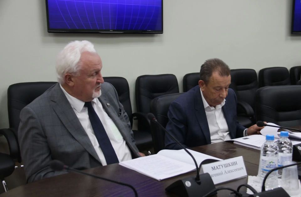Под председательством Сергея Алешкина прошло заседание комитета по законодательству Под председательством Сергея Алешкина прошло заседание комитета по законодательству