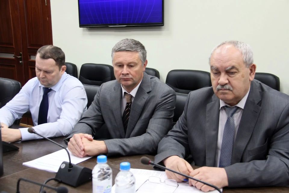 Под председательством Сергея Алешкина прошло заседание комитета по законодательству Под председательством Сергея Алешкина прошло заседание комитета по законодательству