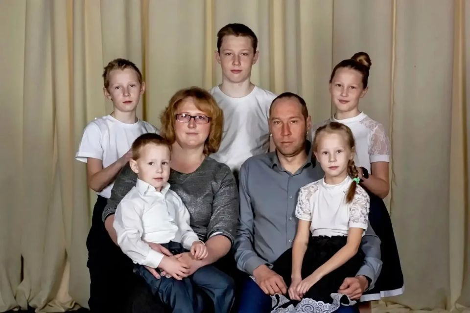 Две семьи из Тамбовской области награждены медалью ордена «Родительская слава» Две семьи из Тамбовской области награждены медалью ордена «Родительская слава»