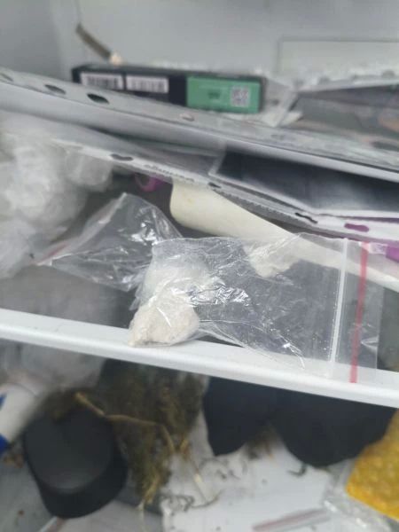 Сотрудники наркоконтроля задержали 30-летнего подозреваемого в незаконном обороте наркотиков Сотрудники наркоконтроля задержали 30-летнего подозреваемого в незаконном обороте наркотиков