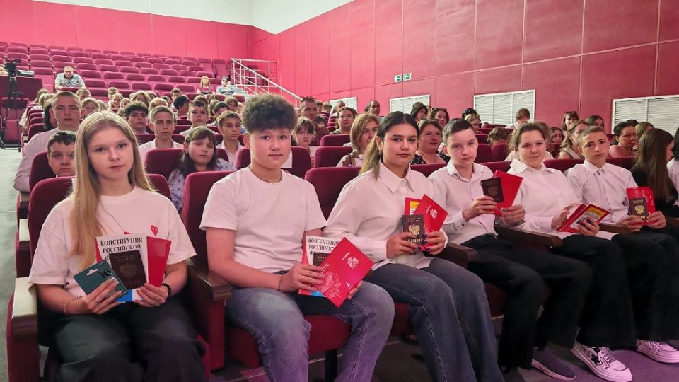 Торжественное вручение паспортов юным жердевцам Торжественное вручение паспортов юным жердевцам
