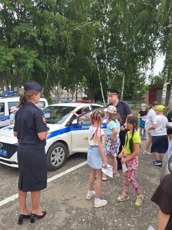 В ОМВД России по г. Котовску прошел День открытых дверей для юных воспитанников лагеря дневного пребывания В ОМВД России по г. Котовску прошел День открытых дверей для юных воспитанников лагеря дневного пребывания