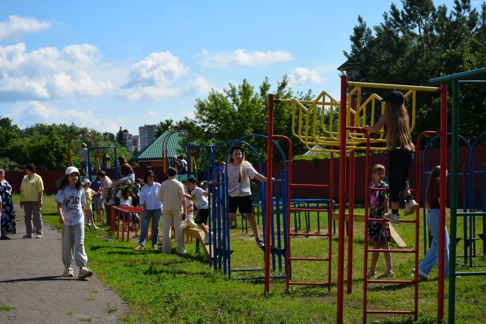 Сегодня во всех пришкольных лагерях города прошёл единый родительский день Сегодня во всех пришкольных лагерях города прошёл единый родительский день