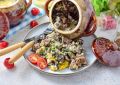 Печень в горшочках: уютный ужин с грибами и сыром