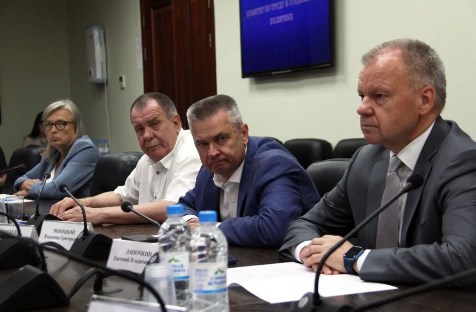 Под председательством Любови Шаниной прошло заседание комитета по труду и социальной политике Под председательством Любови Шаниной прошло заседание комитета по труду и социальной политике