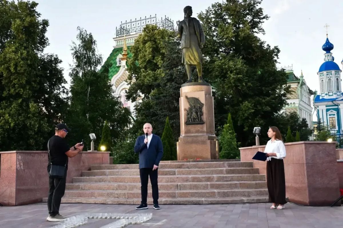 Максим Косенков: 21 июня, ровно 85 лет назад, никто ещё не знал, что тишина вот-вот рухнет, что впереди тяжёлые годы потерь, голода, страха и нечеловеческой силы Максим Косенков: 21 июня, ровно 85 лет назад, никто ещё не знал, что тишина вот-вот рухнет, что впереди тяжёлые годы потерь, голода, страха и нечеловеческой силы