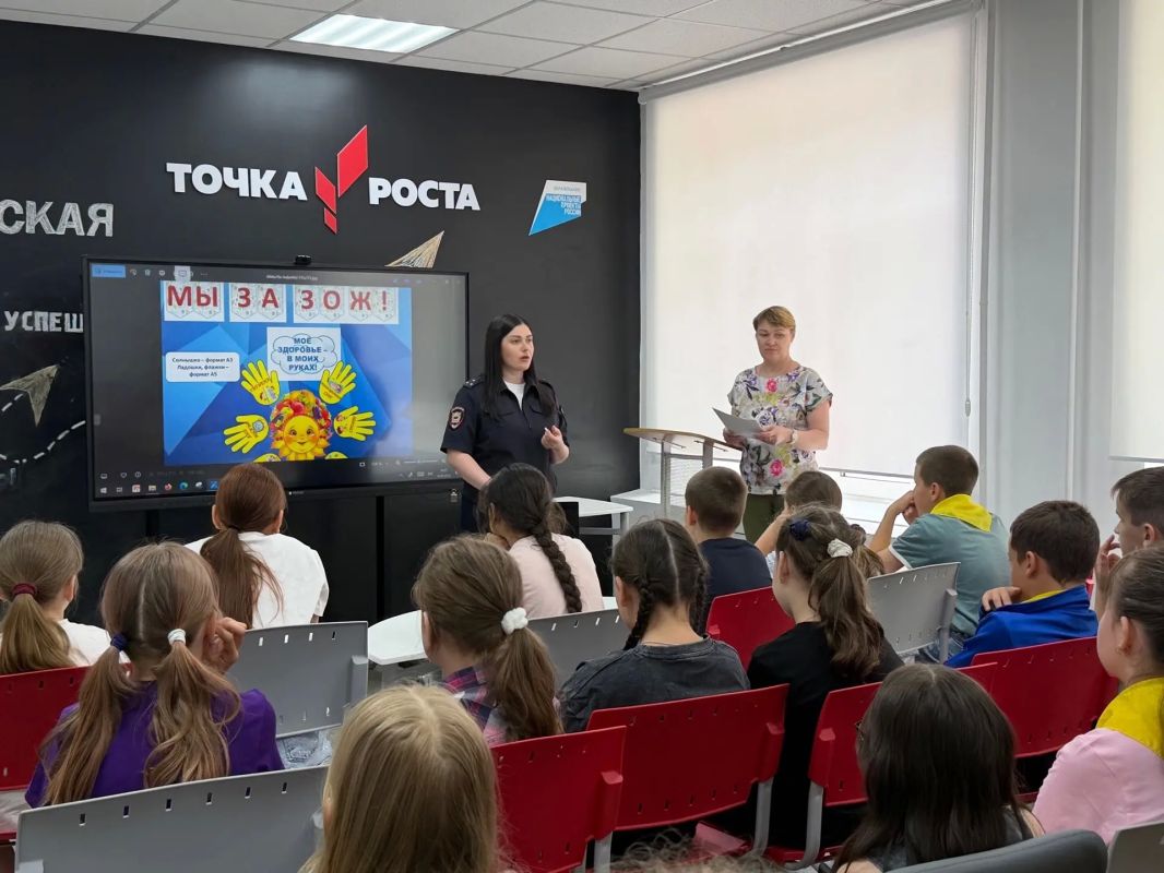 Безопасные каникулы: сотрудники полиции в гостях в лагере «Краски детства» МБОУ Сосновской СОШ №2 им. И. Ю. Уланова Безопасные каникулы: сотрудники полиции в гостях в лагере «Краски детства» МБОУ Сосновской СОШ №2 им. И. Ю. Уланова