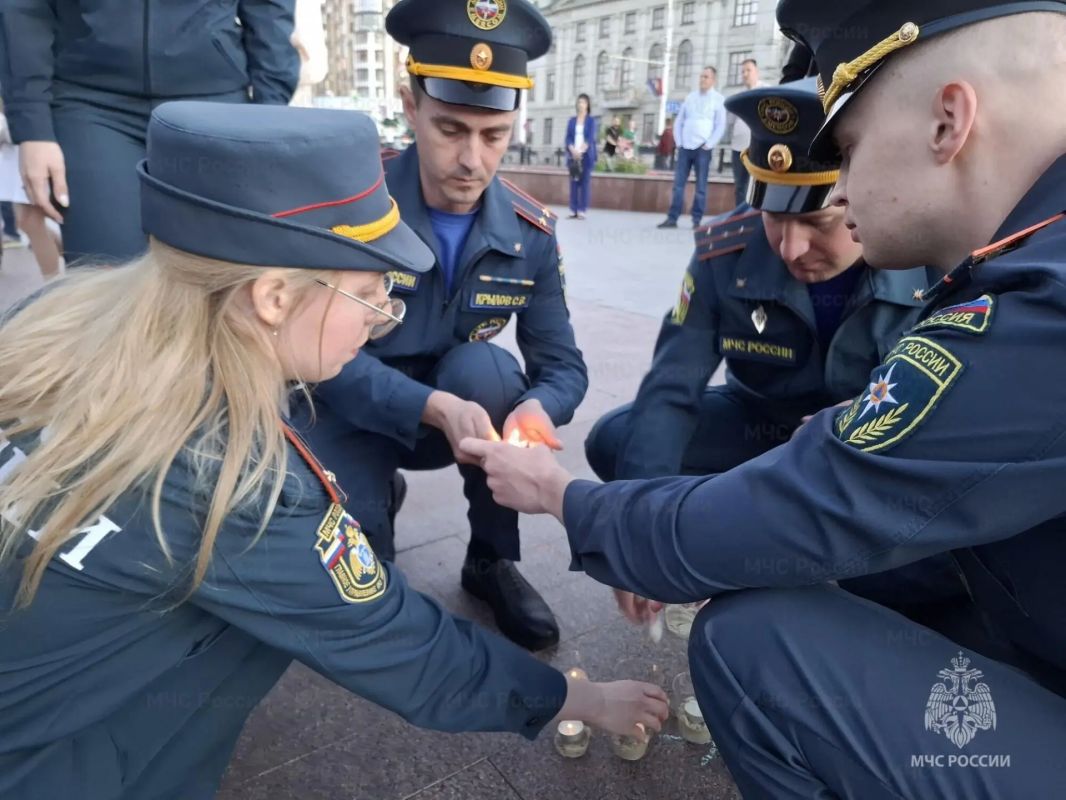 В День памяти и скорби руководство и сотрудники Главного управления приняли участие в памятных мероприятиях В День памяти и скорби руководство и сотрудники Главного управления приняли участие в памятных мероприятиях