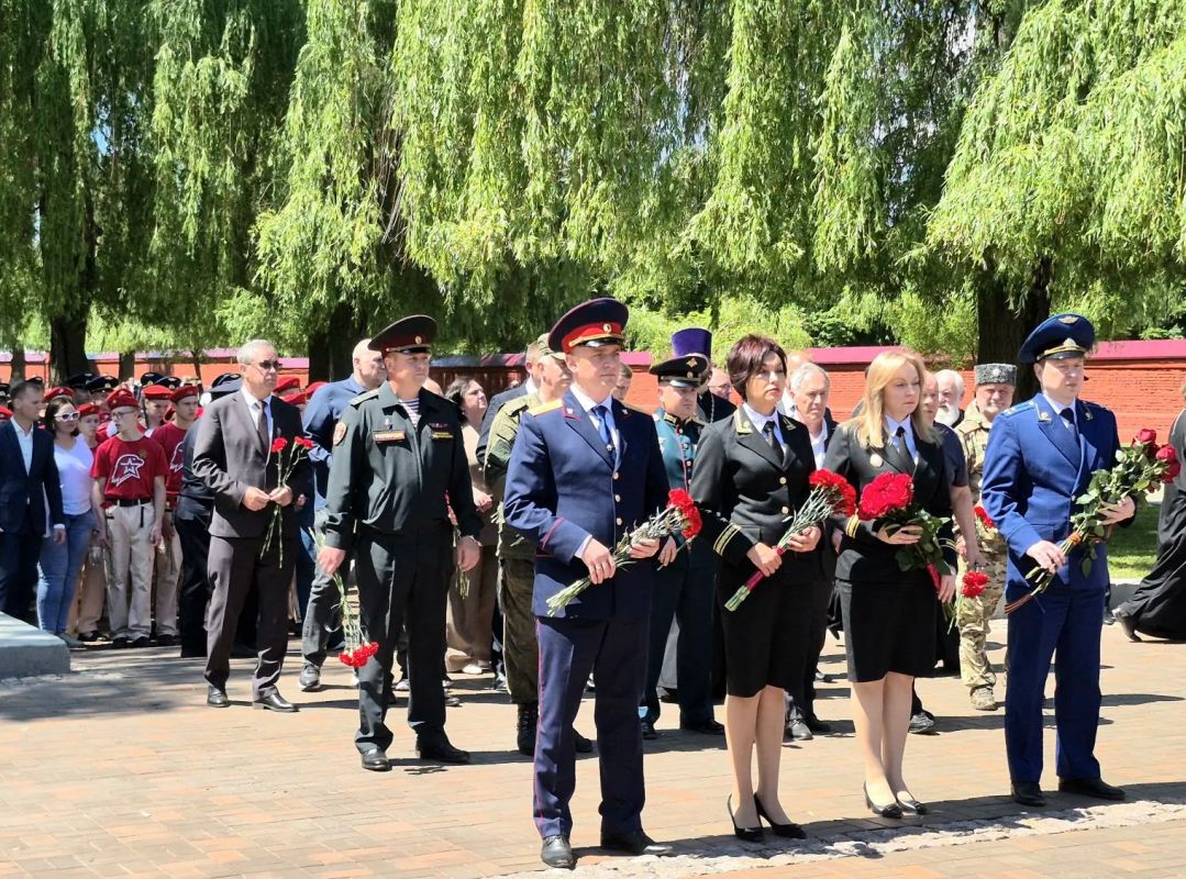 В День памяти и скорби руководитель и сотрудники следственного управления СК России по Тамбовской области присоединились к общероссийской акции «Минута молчания»