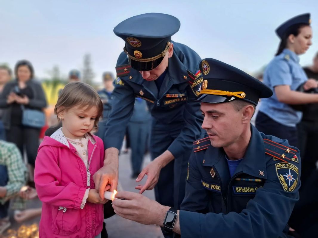 В День памяти и скорби руководство и сотрудники Главного управления приняли участие в памятных мероприятиях В День памяти и скорби руководство и сотрудники Главного управления приняли участие в памятных мероприятиях